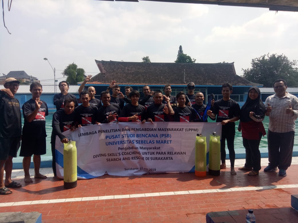 DIVING SKILL’S COACHING  UPAYA PEMBERDAYAAN PARA RELAWAN  SEARCH AND RESCUE  DI SURAKARTA